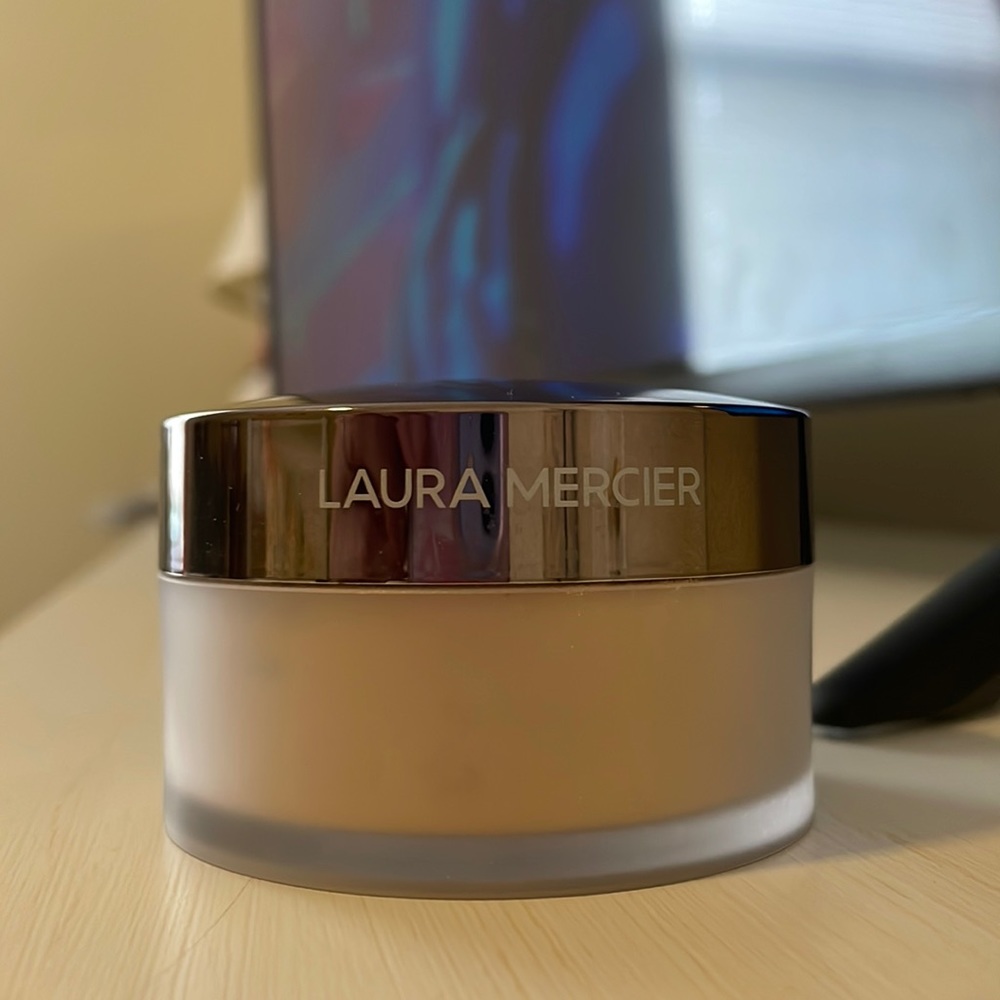 COPY - LAURA MERCIER - translucent glow